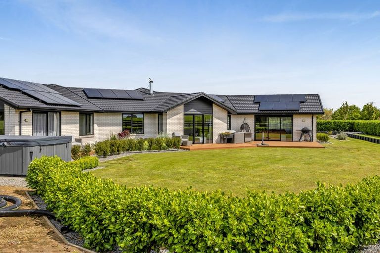 Photo of property in 1 Larlin Drive, Hawera, 4675