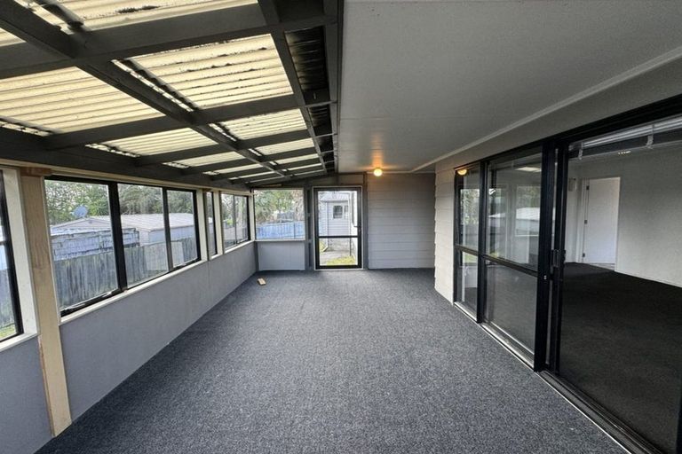 Photo of property in 51 Hollyford Drive, Clover Park, Auckland, 2105