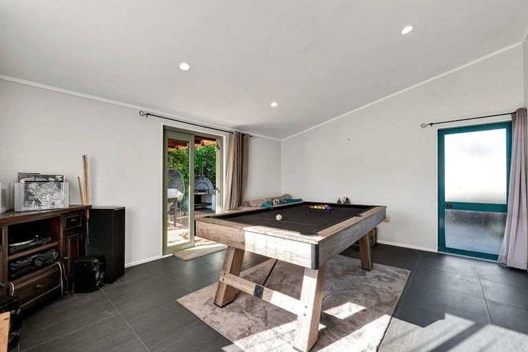 Photo of property in 28b Poplar Grove, Whalers Gate, New Plymouth, 4310
