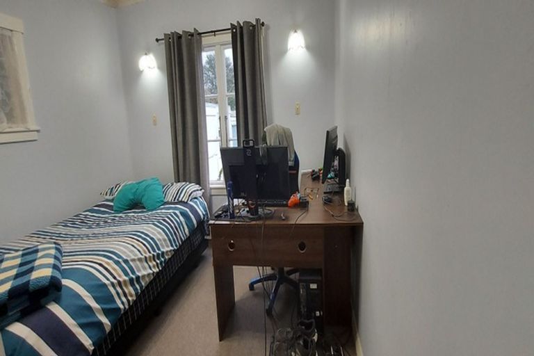 Photo of property in 11 Miranda Street, Stratford, 4332