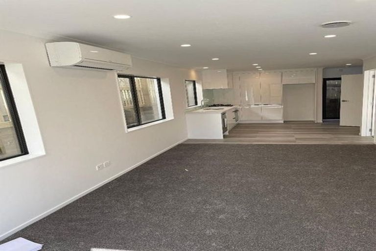 Photo of property in 33c Hillcrest Road, Papatoetoe, Auckland, 2025