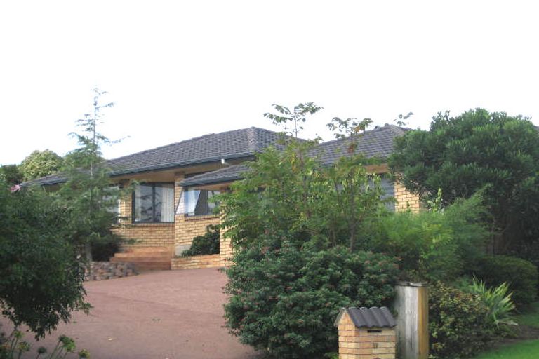 Photo of property in 11 Cognac Place, Henderson, Auckland, 0612