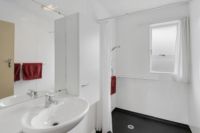 Photo of property in 203 Grahams Road, Burnside, Christchurch, 8053