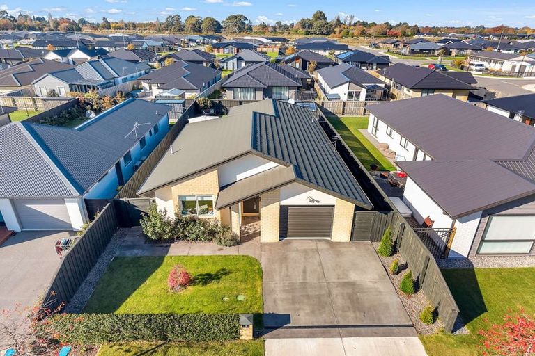 Photo of property in 6 Crossley Avenue, Woodend, 7610