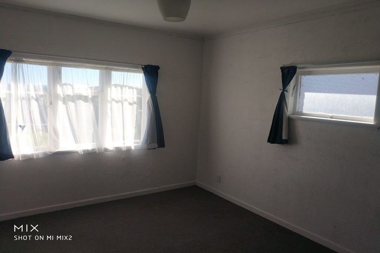 Photo of property in 63 Golf Road, New Lynn, Auckland, 0600