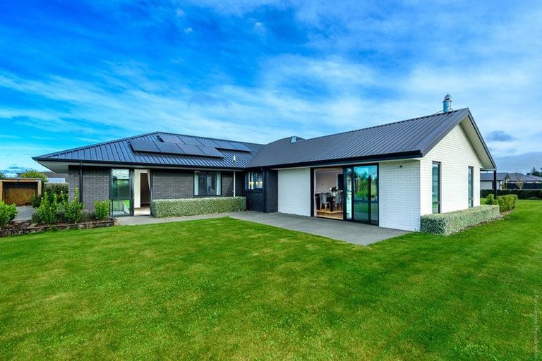 Photo of property in 9 Merino Crescent, Kirwee, 7571