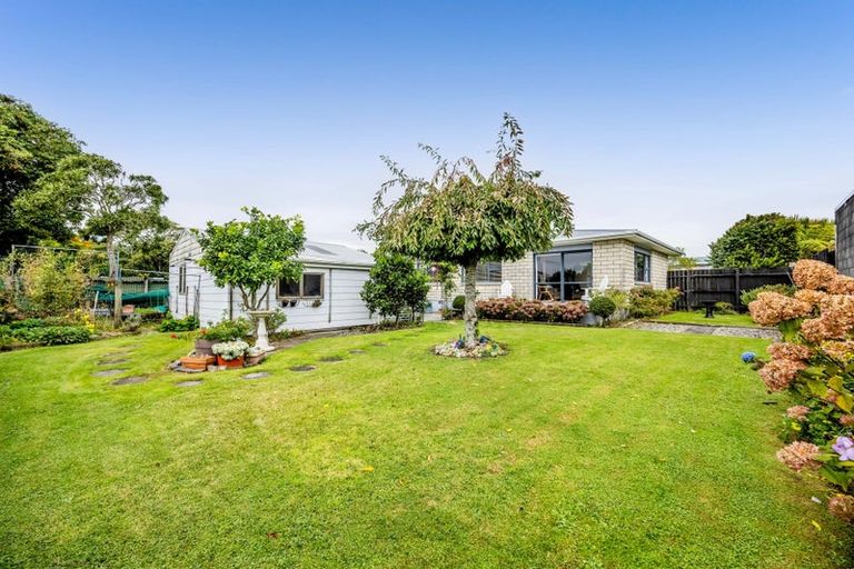 Photo of property in 8 Kowhai Street, Strandon, New Plymouth, 4312