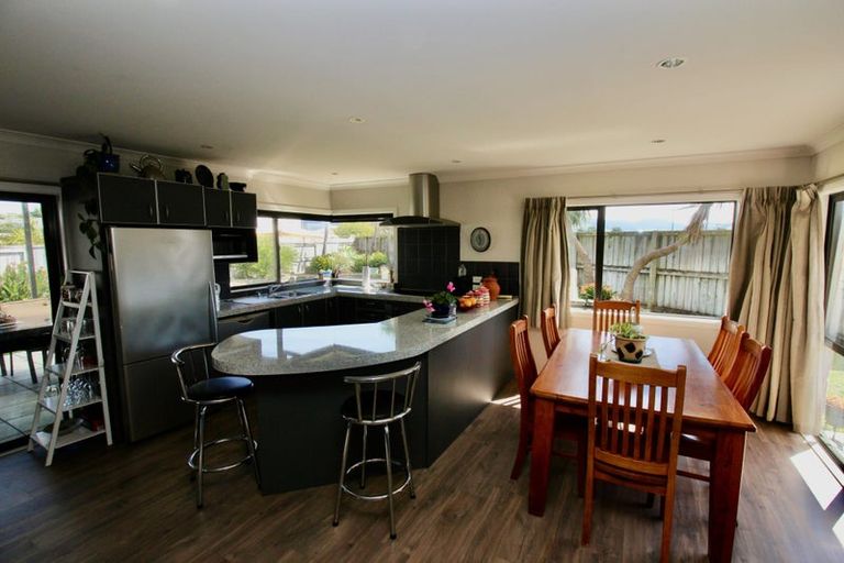 Photo of property in 52 Kupe Drive, Whitianga, 3510