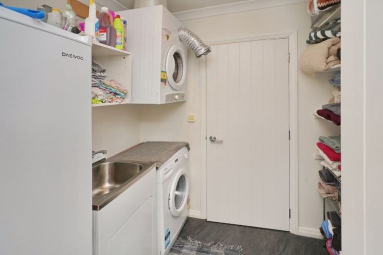 Photo of property in 16 Franklin Drive, Rangiora, 7400