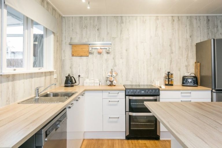 Photo of property in 8 Crichton Place, Taradale, Napier, 4112