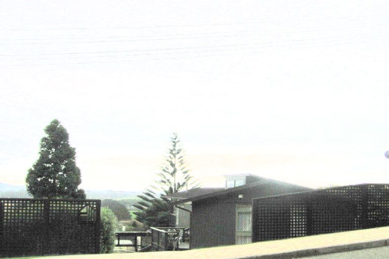 Photo of property in 44 Kotare Street, Waikanae, 5036