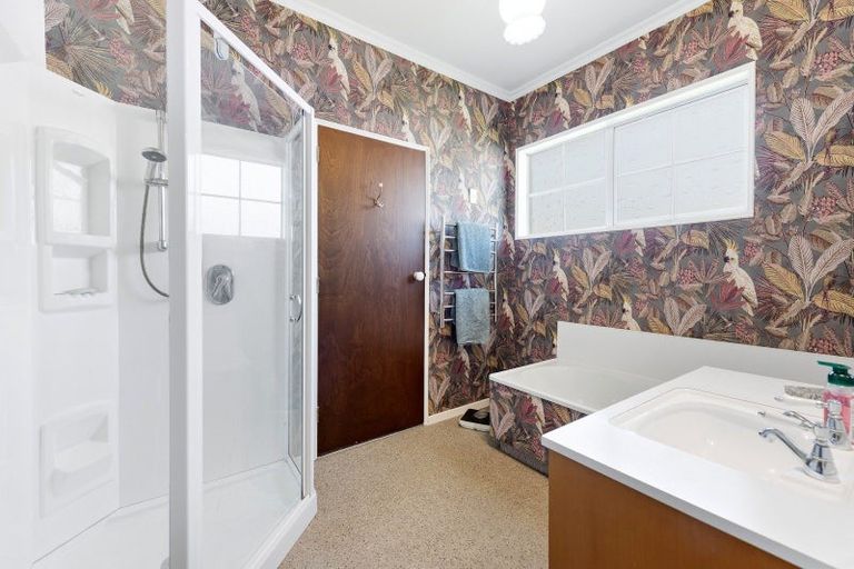 Photo of property in 146 Seaward Road, Edendale, 9825