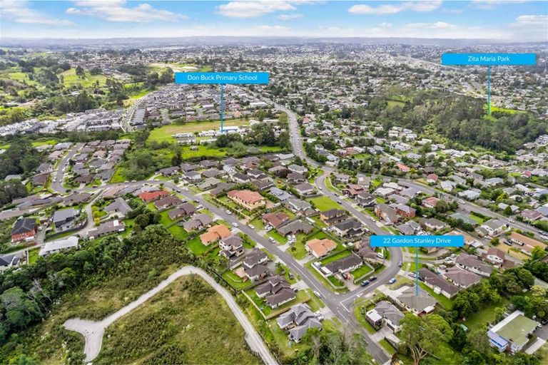 Photo of property in 22 Gordon Stanley Drive, Massey, Auckland, 0614