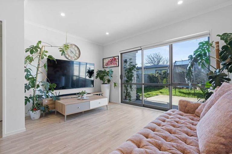 Photo of property in 60 Te Napi Drive, Takanini, 2112