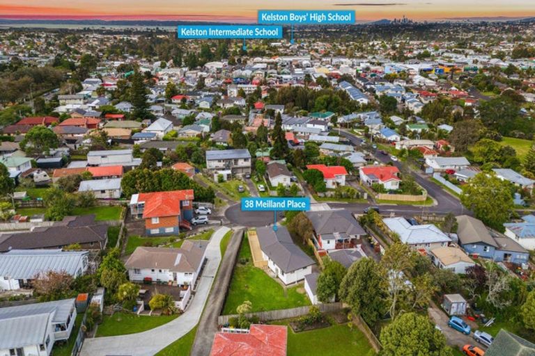 Photo of property in 38 Meilland Place, Glen Eden, Auckland, 0602