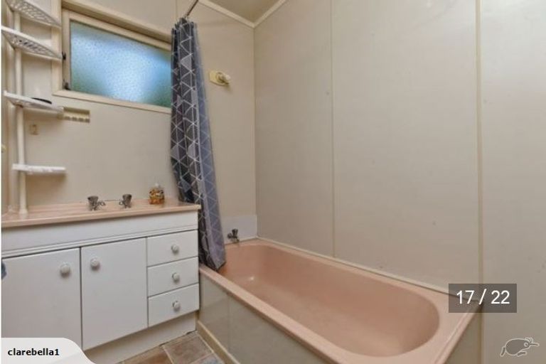 Photo of property in 23 Ellice Road, Totara Vale, Auckland, 0629