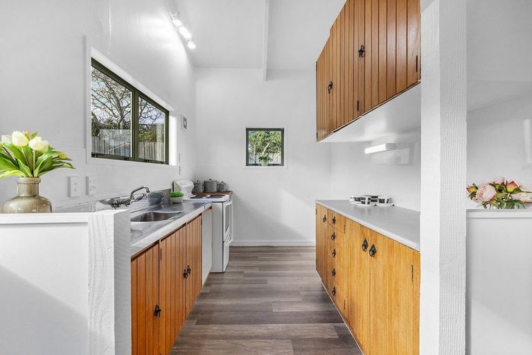 Photo of property in 117 Gloaming Hill, Titahi Bay, Porirua, 5022