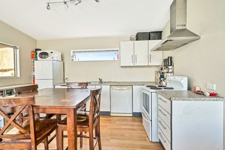 Photo of property in 1 Pitcher Place, Glen Eden, Auckland, 0602