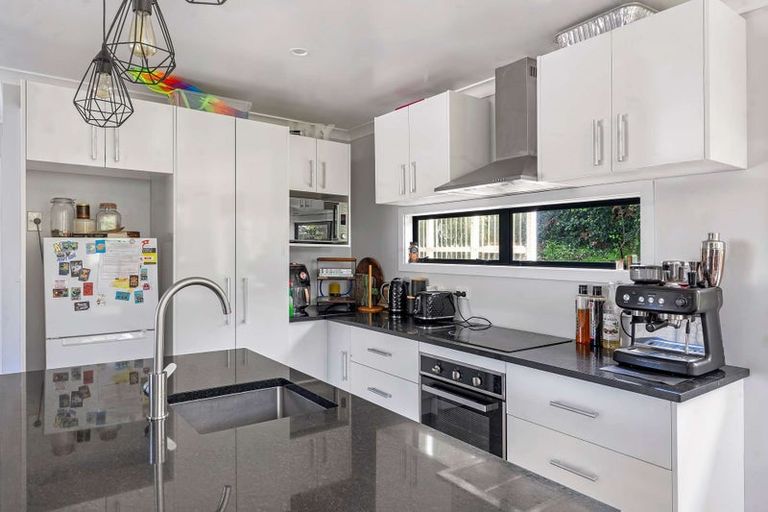 Photo of property in 86 Pembroke Street, Westown, New Plymouth, 4310