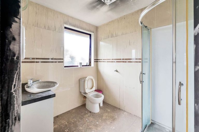 Photo of property in 8 Gordon Stanley Drive, Massey, Auckland, 0614