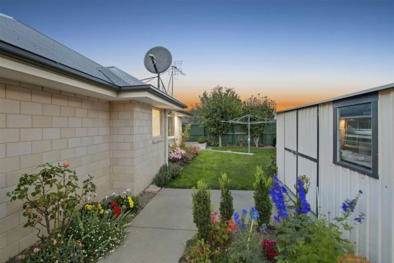 Photo of property in 55 Oakwood Drive, Rangiora, 7400