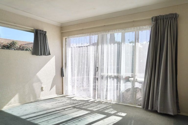 Photo of property in 27 Oakridge Way, Northpark, Auckland, 2013