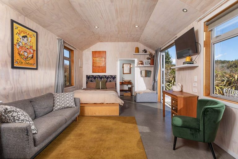 Photo of property in 5 Loach Road, Hawea Flat, Wanaka, 9382