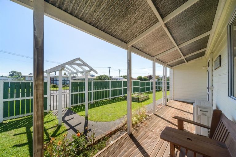 Photo of property in 20 Ross Street, Marton, 4710