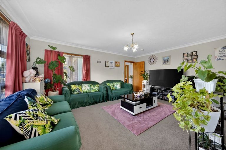 Photo of property in 77 Cutts Road, Russley, Christchurch, 8042