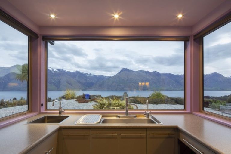 Photo of property in 6 Bracken Street, Arrowtown, 9302