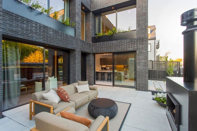 Photo of property in 27 Carlton Mill Road, Merivale, Christchurch, 8014