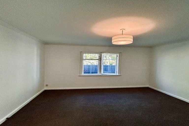 Photo of property in 1/98 Memorial Avenue, Ilam, Christchurch, 8053