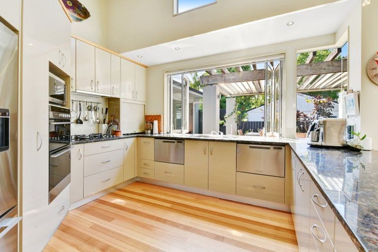 Photo of property in 12 Ardlui Avenue, Manly, Whangaparaoa, 0930