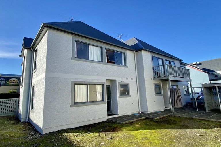 Photo of property in 17 Howe Street, North Dunedin, Dunedin, 9016