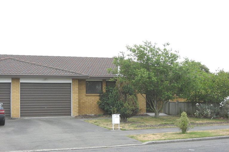 Photo of property in 43 Radiata Avenue, Parklands, Christchurch, 8083