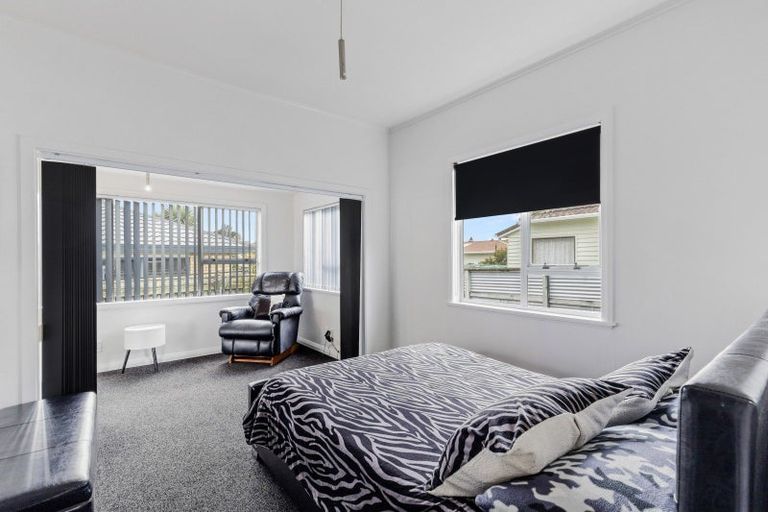 Photo of property in 17 Exeter Street, Brooklands, New Plymouth, 4310