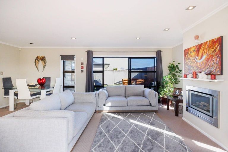 Photo of property in 65a Rosalie Terrace, Kelvin Grove, Palmerston North, 4414