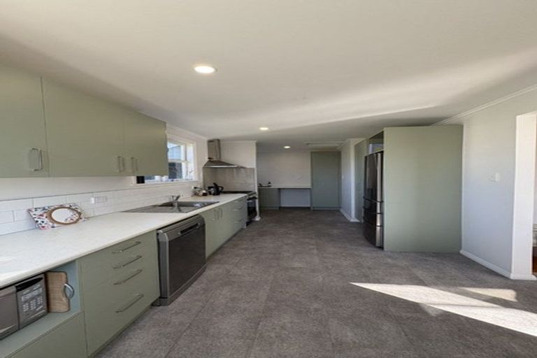 Photo of property in 30 Broadway Street, Martinborough, 5711