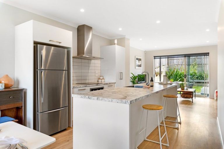 Photo of property in 1 Purei Lane, Massey, Auckland, 0614