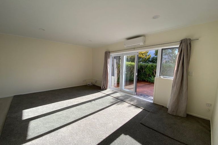 Photo of property in 28 Merriefield Avenue, Forrest Hill, Auckland, 0620