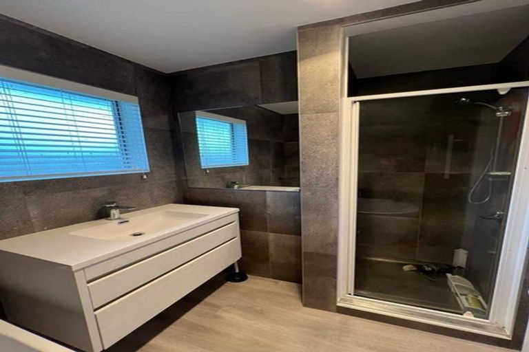 Photo of property in 35 Priestley Drive, Bucklands Beach, Auckland, 2014