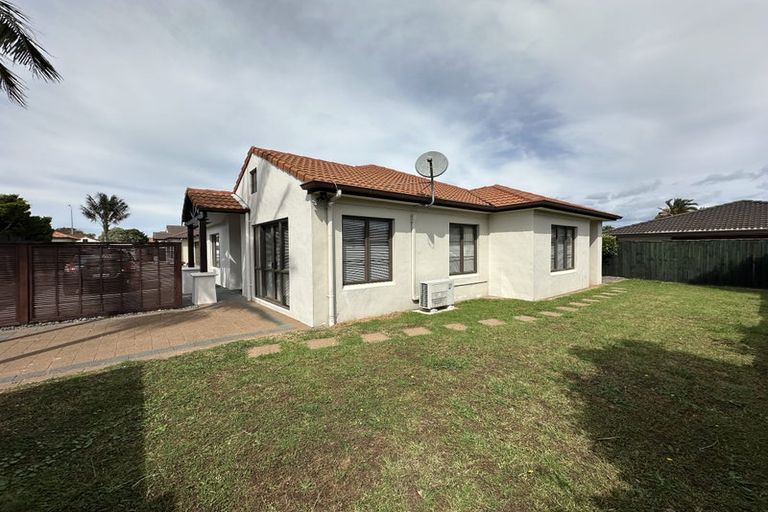 Photo of property in 27 Seneca Court, Golflands, Auckland, 2013