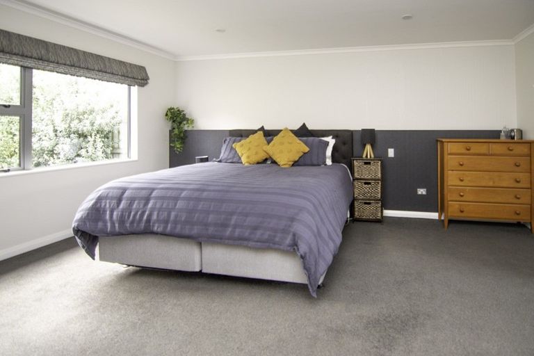 Photo of property in 26 Pegasus Place, Kelvin Grove, Palmerston North, 4414