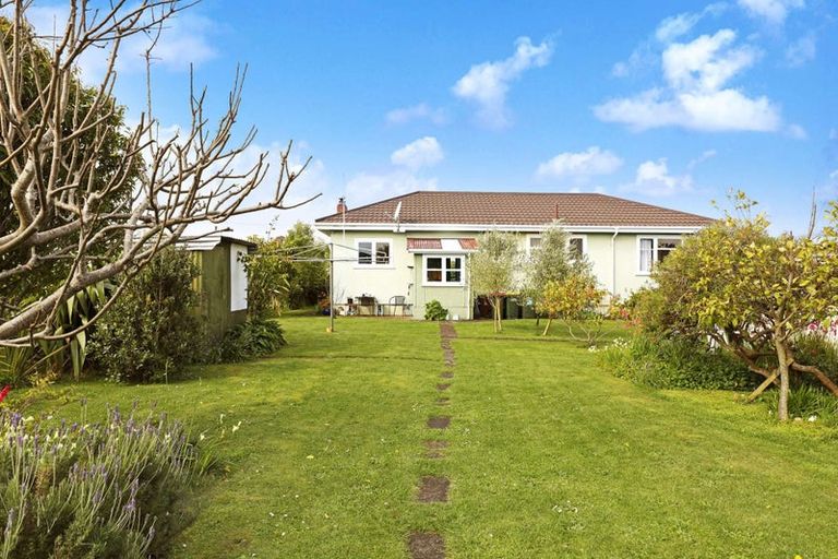 Photo of property in 5 Gloag Street, Waverley, 4510