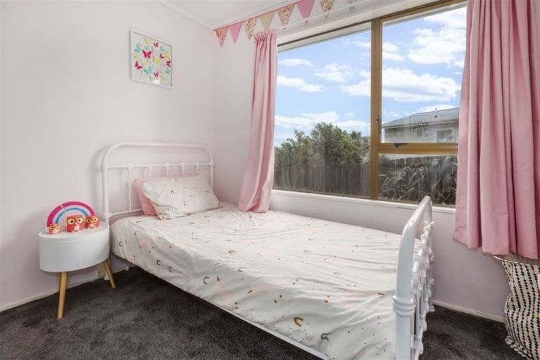 Photo of property in 5 Garboard Lane, Whitby, Porirua, 5024