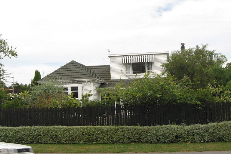 Photo of property in 16 Knowles Street, St Albans, Christchurch, 8052