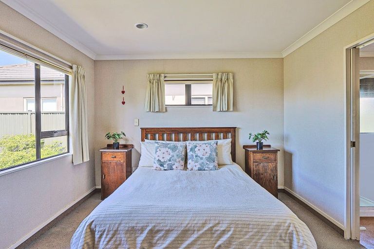 Photo of property in 14 Pinotage Drive, Greenmeadows, Napier, 4112