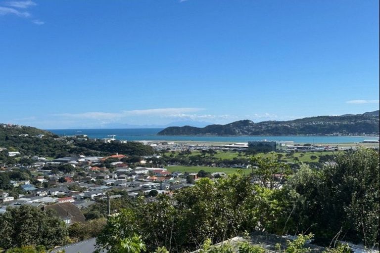 Photo of property in 6 Stormanstown Way, Seatoun, Wellington, 6022