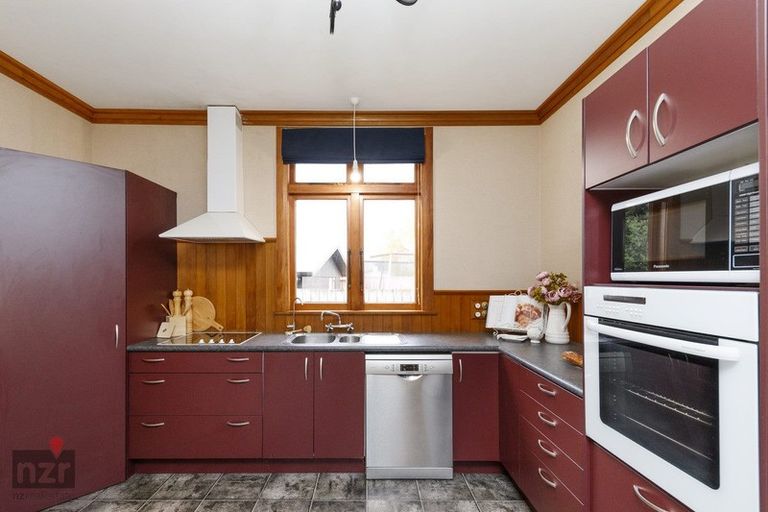Photo of property in 16 Pirinoa Street, Feilding, 4702