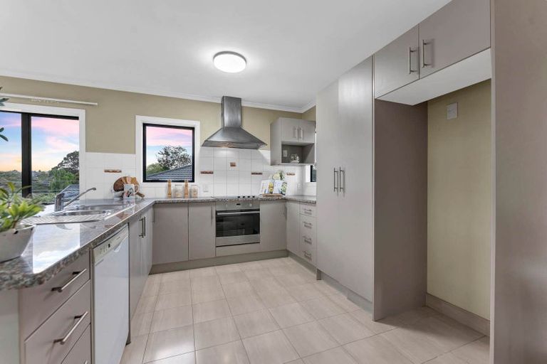 Photo of property in 9 Makora Road, Massey, Auckland, 0614